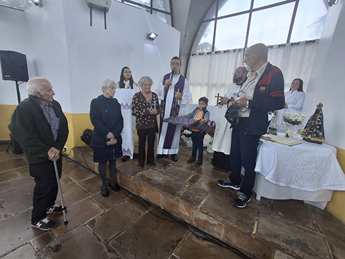 Dia-de-Finados-missa-no-cemiterio-do-Curuca-02-11-25-12