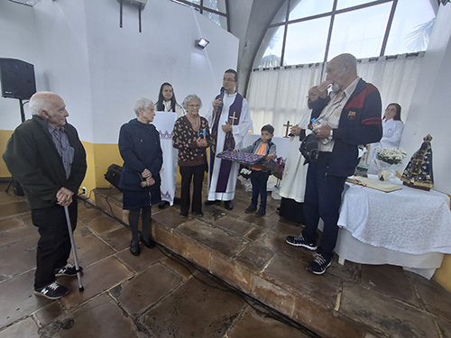 Dia-de-Finados-missa-no-cemiterio-do-Curuca-02-11-25-13