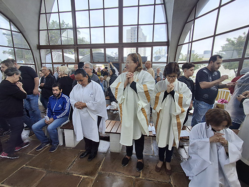 Dia-de-Finados-missa-no-cemiterio-do-Curuca-02-11-25-7