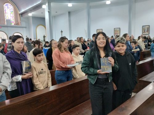 Entrega-da-Biblia-para-catequizandos-15-08-25-10