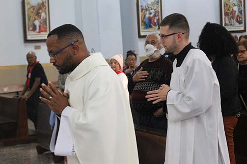 Festa-do-Bonfim-2025-Terceiro-dia-do-Triduo-na-igreja-02-08-25-28