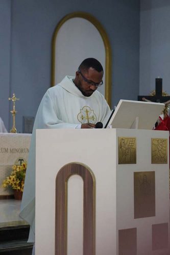 Festa-do-Bonfim-2025-Terceiro-dia-do-Triduo-na-igreja-02-08-25-37