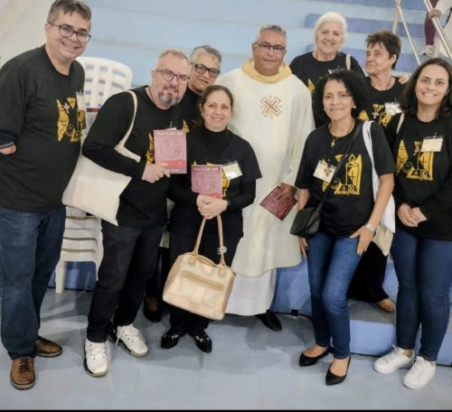 Instituicao-do-Ministerio-das-Catequistas-em-missa-presidida-por-D.-Pedro-no-ginasio-da-FEI-3-1