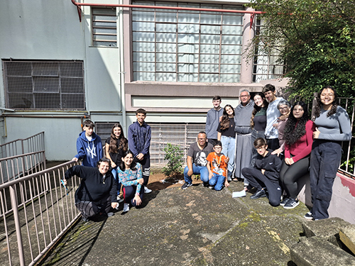 Pe-de-Manaca-plantado-em-homenagem-ao-papa-Francisco-26-04-25-11