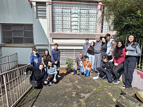 Pe-de-Manaca-plantado-em-homenagem-ao-papa-Francisco-26-04-25-13