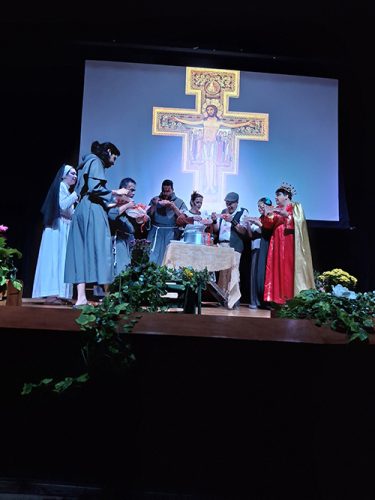 Peca-o-Escandalo-da-Caridade-08-11-25-19