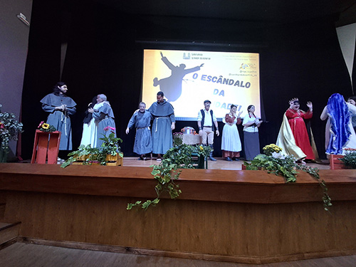 Peca-o-Escandalo-da-Caridade-08-11-25-22