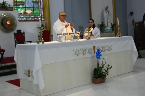 Batismo-e-Primeira-Eucaristia-de-Adultos-e-Homenagem-dia-das-Maes-09-05-26-15
