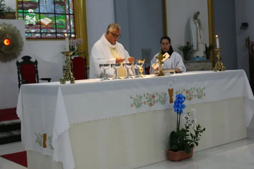 Batismo-e-Primeira-Eucaristia-de-Adultos-e-Homenagem-dia-das-Maes-09-05-26-16