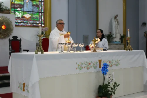 Batismo-e-Primeira-Eucaristia-de-Adultos-e-Homenagem-dia-das-Maes-09-05-26-18