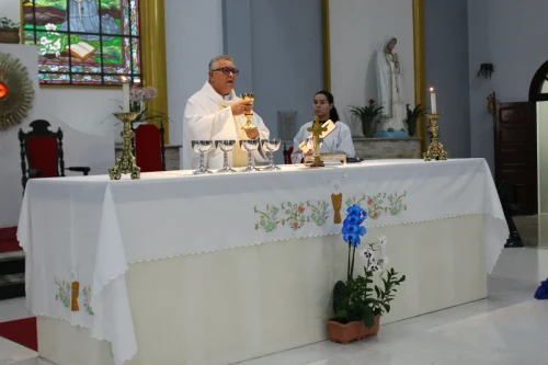 Batismo-e-Primeira-Eucaristia-de-Adultos-e-Homenagem-dia-das-Maes-09-05-26-19