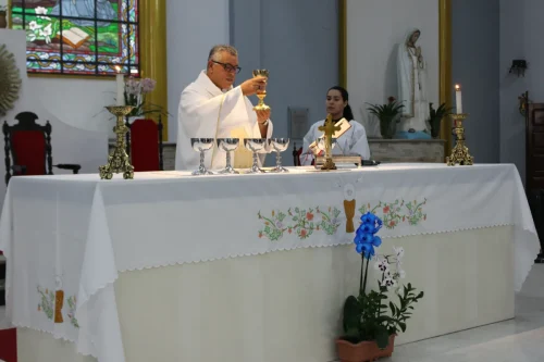 Batismo-e-Primeira-Eucaristia-de-Adultos-e-Homenagem-dia-das-Maes-09-05-26-20