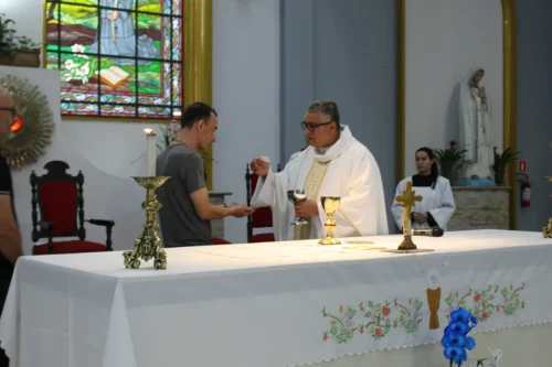 Batismo-e-Primeira-Eucaristia-de-Adultos-e-Homenagem-dia-das-Maes-09-05-26-21