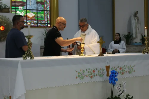 Batismo-e-Primeira-Eucaristia-de-Adultos-e-Homenagem-dia-das-Maes-09-05-26-24