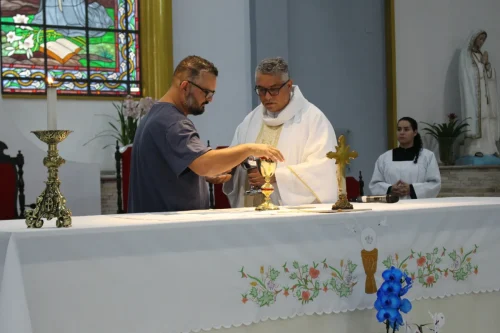 Batismo-e-Primeira-Eucaristia-de-Adultos-e-Homenagem-dia-das-Maes-09-05-26-26