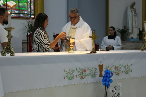 Batismo-e-Primeira-Eucaristia-de-Adultos-e-Homenagem-dia-das-Maes-09-05-26-28