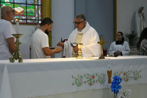 Batismo-e-Primeira-Eucaristia-de-Adultos-e-Homenagem-dia-das-Maes-09-05-26-29