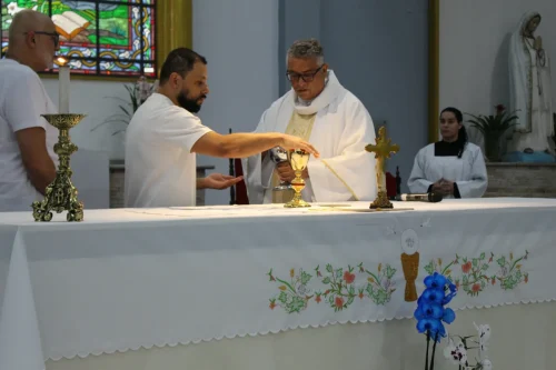 Batismo-e-Primeira-Eucaristia-de-Adultos-e-Homenagem-dia-das-Maes-09-05-26-30