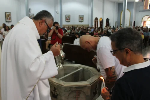 Batismo-e-Primeira-Eucaristia-de-Adultos-e-Homenagem-dia-das-Maes-09-05-26-4
