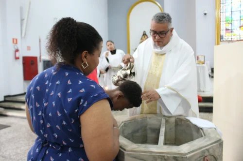 Batismo-e-Primeira-Eucaristia-de-Adultos-e-Homenagem-dia-das-Maes-09-05-26-7