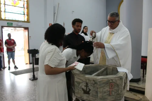 Batismo-e-Primeira-Eucaristia-de-Adultos-e-Homenagem-dia-das-Maes-09-05-26-8