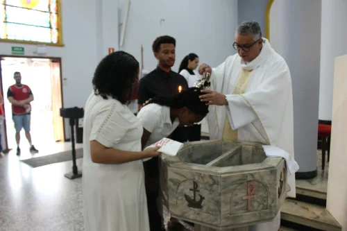 Batismo-e-Primeira-Eucaristia-de-Adultos-e-Homenagem-dia-das-Maes-09-05-26-9