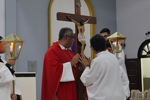 Celebracao-da-Paixao-do-Senhor-03-04-26-24