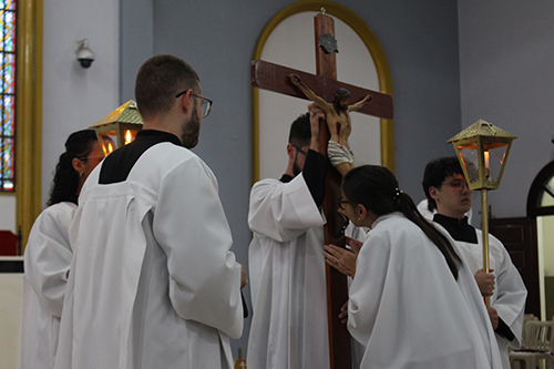 Celebracao-da-Paixao-do-Senhor-03-04-26-27