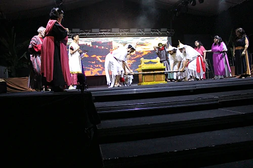 Encenacao-da-Paixao-de-Cristo-03-04-26-322