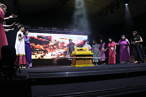 Encenacao-da-Paixao-de-Cristo-03-04-26-324