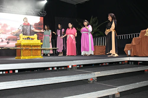 Encenacao-da-Paixao-de-Cristo-03-04-26-332
