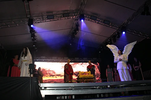 Encenacao-da-Paixao-de-Cristo-03-04-26-335