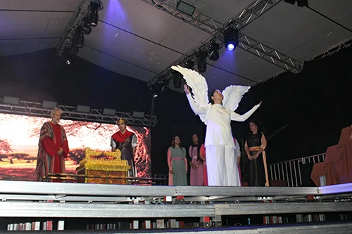 Encenacao-da-Paixao-de-Cristo-03-04-26-336