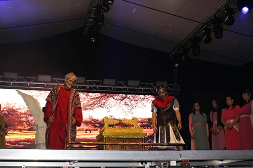 Encenacao-da-Paixao-de-Cristo-03-04-26-350