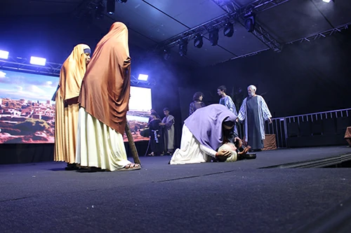 Encenacao-da-Paixao-de-Cristo-03-04-26-354