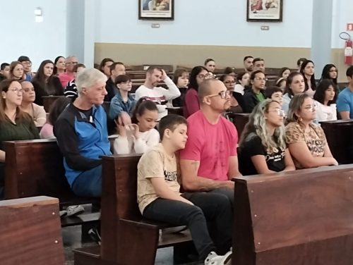 Entrega-da-cruz-primeira-fase-catequese-11-04-26-10