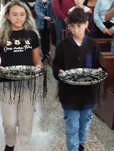Entrega-da-cruz-primeira-fase-catequese-11-04-26-4