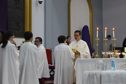 Missa-da-Ceia-do-Senhor-e-Lavapes-02-04-26-16