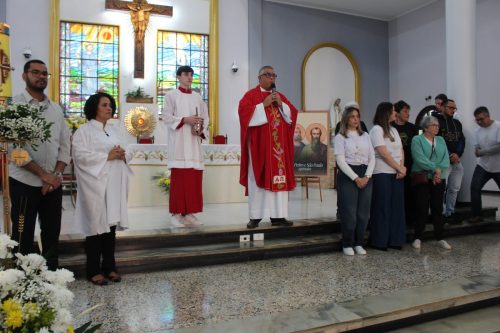 Primeira-Eucaristia-e-Missa-de-Sao-Pedro-e-Sao-Paulo-27-06-26-251