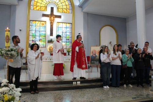 Primeira-Eucaristia-e-Missa-de-Sao-Pedro-e-Sao-Paulo-27-06-26-257
